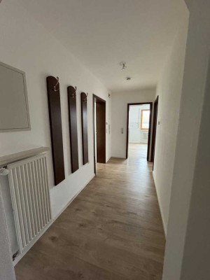 4-Zimmer-Wohnung mit Balkon und Garage in sonniger Lage - 100 m² Erdgeschoss, Gartennutzung