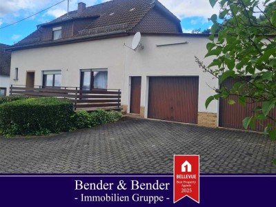 Solides Wohnhaus mit Ausbaupotenzial, Nebengebäuden, Garagen und großem Grundstück!