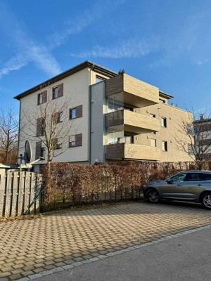 Über den Dächern von Dachau! Hochwertig voll-möblierte 3-Zimmer-Dachterrassenwohnung in Bestlage