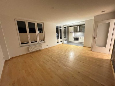 Neu renovierte 2-Zimmer-Wohnung mit neuem Bad und Balkon mit Domblick in Lübecks Musikerviertel