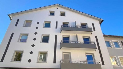 2-Zimmer-Wohnung renoviert ca. 68 m², 3. OG, EBK, Bad + Böden neu, Balkon