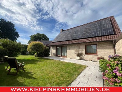 Gepflegtes 4-6-Zimmer-EFH mit PV, Vollkeller, Garage + Kachelofen in ruhiger Lage von Barsbüttel