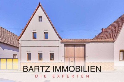 Modernisiertes Einfamilienhaus mit Innenhof, Pool und einzigartigem Wohnflair