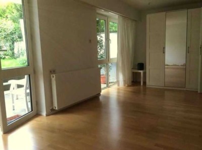 Stilvolle, gepflegte 1-Zimmer-Terrassenwohnung mit Einbauküche in Bonn