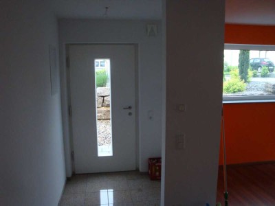 Freundliche Single 3-Zimmer-UG-Wohnung mit Terasse und EBK in Staig