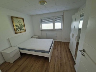 Helle, modernisierte 2-Zimmer-Wohnung mit Südbalkon & Stellplatz
