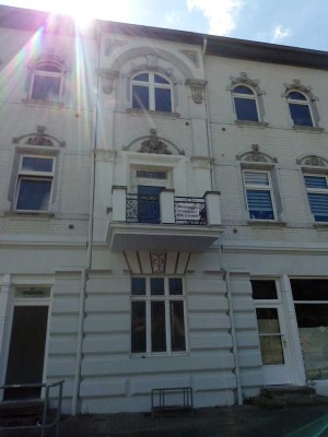 Erstbezug nach Sanierung mit Balkon: Freundliche 2-Zimmer-Wohnung in Naumburg (Saale)