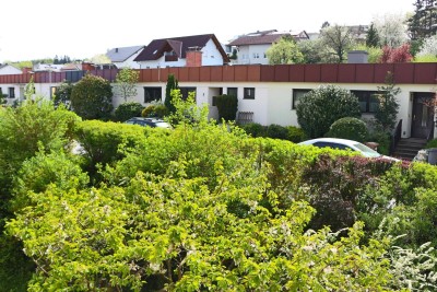 Loggia mit Ausblick und Wohnen