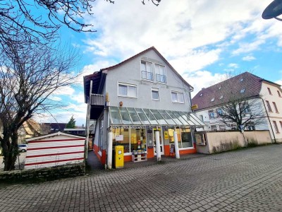 Wohn- und Geschäftshaus, grosse Ladenfläche im EG mit Maisonette- Wohnung und Dachterrasse!