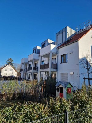 Wunderschöne, neuwertige 2,5-Zimmer-Wohnung mit Balkon und Einbauküche in Mainz