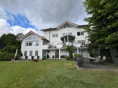 Einfamilienhaus mit Einliegerwohnung auf idyllischem Grundstück in Tiefenbach