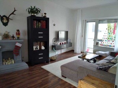 Schöne zentrale 4-Zimmer-Wohnung mit Balkon in Rösrath-Hoffnungsthal, Gartenmitnutzung