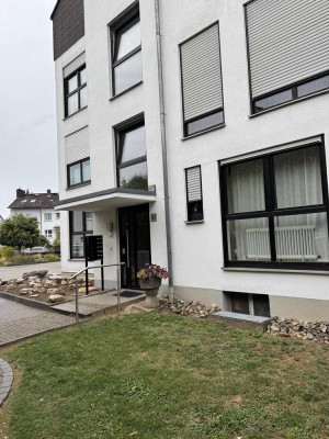 Attraktive 2-Zimmer-Wohnung mit Balkon und EBK in Bad Homburg v. d. Höhe