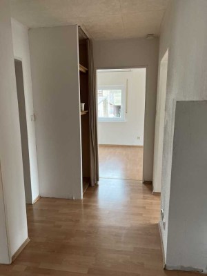 Vermiete eine 3,5 Zimmerwohnung im 1. EG