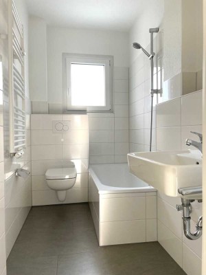 TOP renovierte 3-Zimmer Wohnung mit nagelneuem Badezimmer!