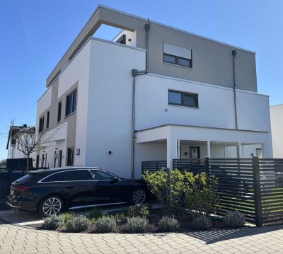 BABENHAUSEN: Exklusive moderne und großzügige Doppelhaushälfte auf hohem energetischem Niveau!