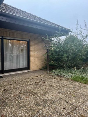 Schöner Winkelbungalow mit Ausbaupotential und Photovoltaikanlage in Überherrn zu verkaufen