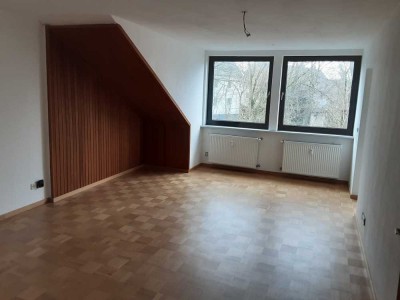 2-Zimmer-DG-Wohnung, ca. 40 qm,  eigener Eingang, ruhige, zentrale Lage in Hattingen-Niederwenigern