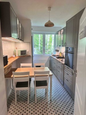 Stilvolles Einfamilienhaus mit großzügigem Grundstück – modernisiert und familienfreundlich