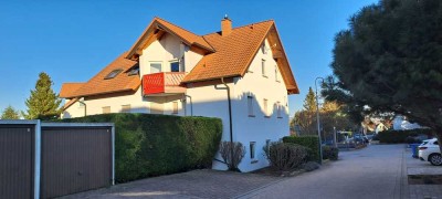 Schöne helle 3 Zimmer Wohnung mit Balkon, PKW-Stellplatz in Kirchheim