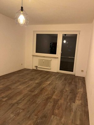 Schöne 3ZKB mit großem Balkon zu vermieten !