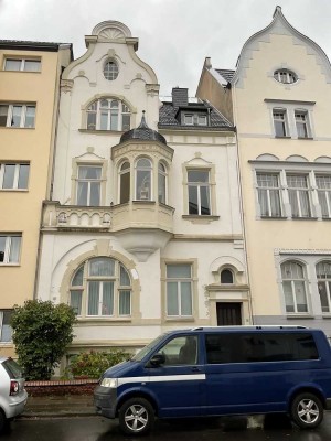 Bonn-Poppelsdorf *Schlossnähe* - Gründerzeithaus mit Denkmalschutz - aufgeteilt in 3 Wohnungen