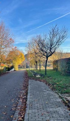 Sie möchten in Steinheim am Ortsrand ruhig wohnen? Bitteschön.