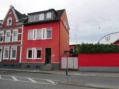 Einfamilienhaus 7 Zimmer, Büro, Werkstatt oder weitere Wohnung