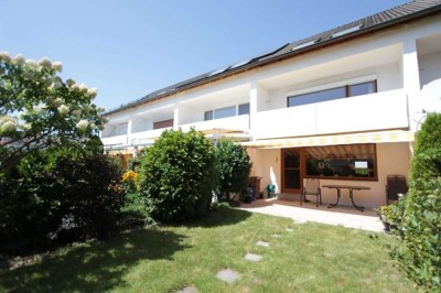 SOFORT EINZIEHEN UND WOHLFÜHLEN!  Reihenhaus in ruhiger Lage, 5 Zimmer+Bad+2 WCs+Südbalkon+Südgarten