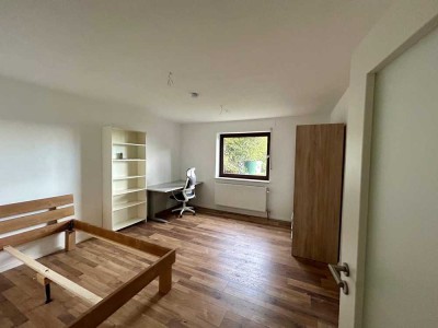 Zwei WG-Zimmer - teilmöbliert in Gießen/Petersweiher