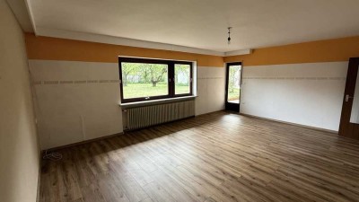 Sehr ruhige, helle und geräumige 3,5 - Zimmer-Wohnung mit Terrasse in Teublitz