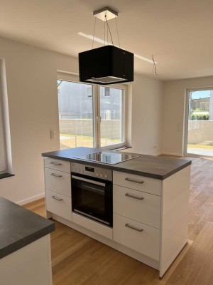 Townhouse in Frankfurt mit Garten und Terrasse!+ EINBAUKÜCHE!