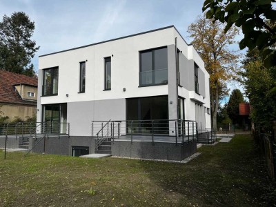 Flexibel nutzbare DHH mit 2 Wohneinheiten – sofort einziehen!