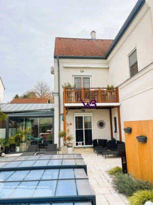 Neuwertiges-Traumhaftes Eckreihenhaus mit Swimmingpool, Sommergarten und KFZ Stellplatz!