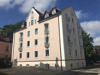 * WG 7 ZIMMER WOHNUNG- STROMKOSTEN INKL. KEIN BALKON *