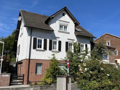 ***Wohnhaus mit "Praxisräumen" und einem schönen Garten in zentraler Lage in Erbach***