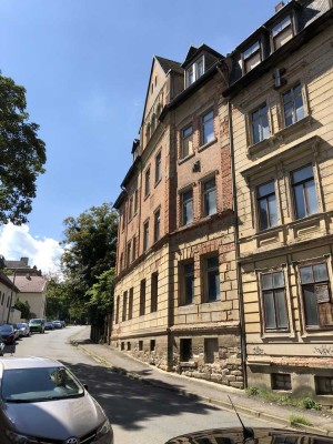 Geräumiger charmanter sanierungsbedürftiger Altbau in der Innenstadt von Altenburg