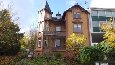 Von Privat: Großzügiges Haus mit 12 Zimmern in Bad Soden am Taunus