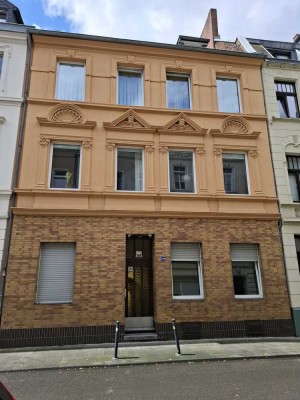 Zur Vermietung steht eine schöne moderne Wohnung von 45 qm 2 Zimmer Obtional Einbauküche 
Köln/Nippe