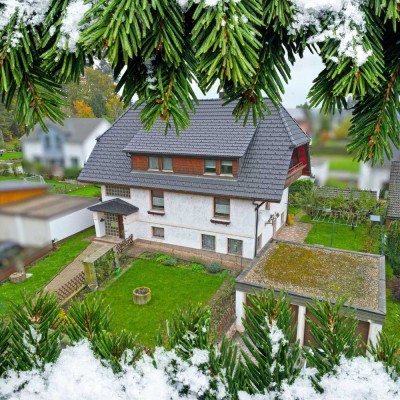 Gepflegtes Zweifamilienwohnhaus in idyllischer Lage am Waldrand - Musbach (!)