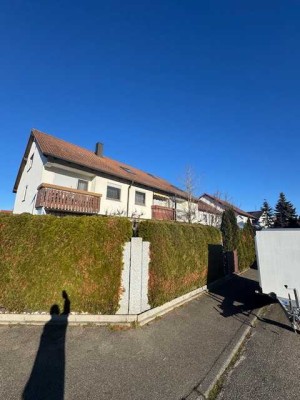 Reihenmittelhaus mit Einbauküche, Stellplatz und Garage in 71088 Holzgerlingen, KP: 489.000€