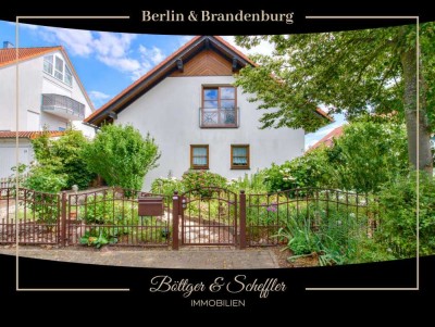Gepflegtes Einfamilienhaus im charmanten Landhaus-Stil mit schönem Grundstück