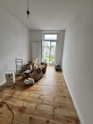 *Erstbezug nach Sanierung* 2-Zimmer-Altbauwohnung Ostend