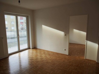 Erdgeschosswohnung mit Loggia und Terrasse