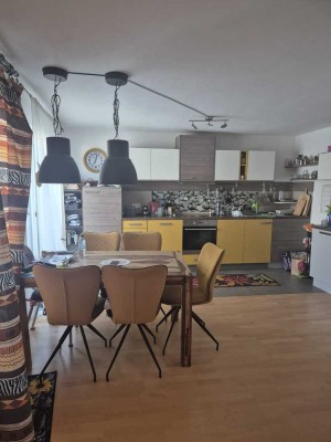 Zentrale Lage in Grafing, großzügige 2,5-Zi-Wohnung mit Balkon