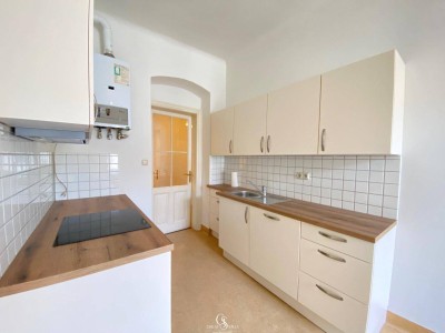 Attraktive 2,5-Zimmer Altbauwohnung mit Lift