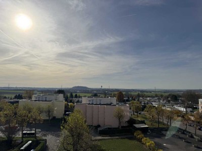 Helle und modernisierte 2-Zimmer-Wohnung mit Weitblick