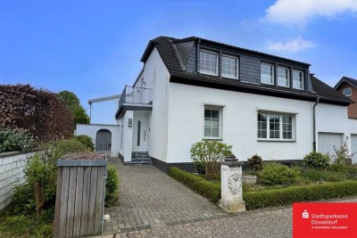 Charmantes Einfamilienhaus mit Sauna, Kamin und Gartenparadies