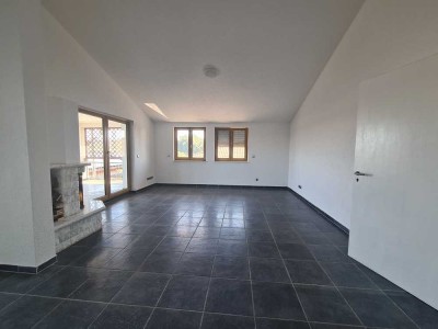 Geräumige 4-Zimmer-Wohnung mit Loggia & Wintergarten in Frankfurt-Riedberg