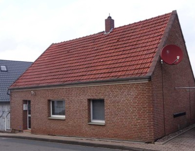 Freistehendes kleines Haus in Lübbecke-Nettelstedt zu vermieten.